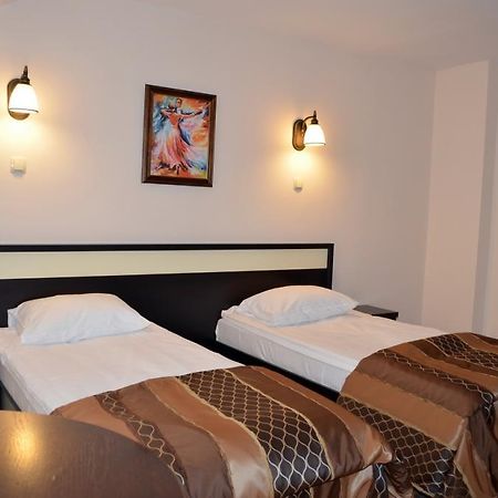 Vila Gardenia Hotell Oradea Eksteriør bilde